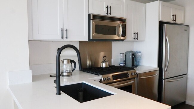 Building Photo - Downtown San Diego 1 bedroom 1 bath apartment For Rent