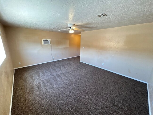 Building Photo - Beautiful single story- 3Bed/2Bath home lo...