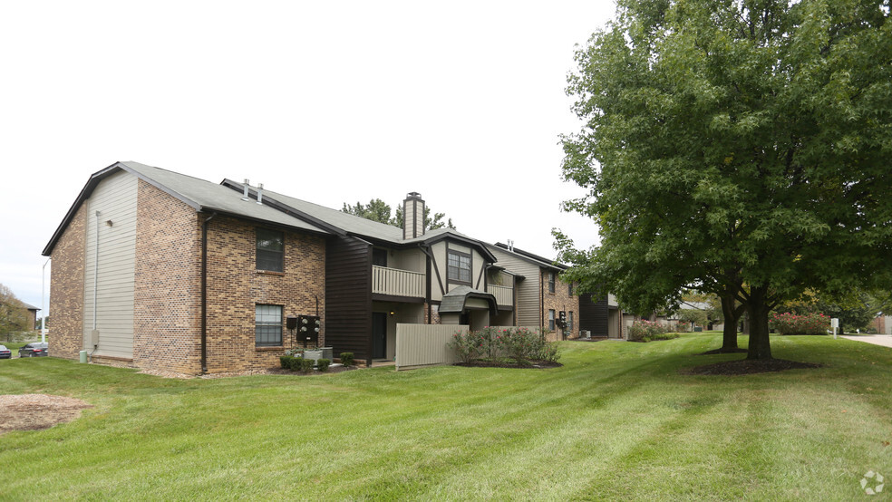 Primary Photo - Cedar Lakes Apartments