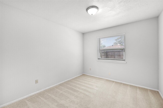 Building Photo - 10219 Staghill Dr