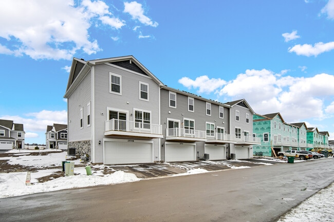 Building Photo - 25712 W Yorkshire Dr