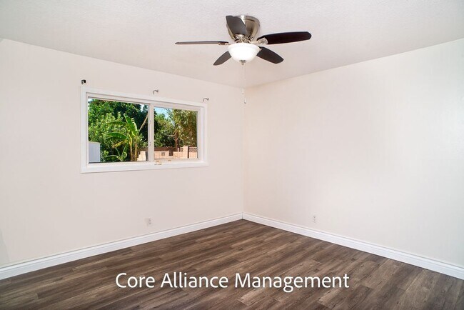 Building Photo - 3520 Hearst Dr