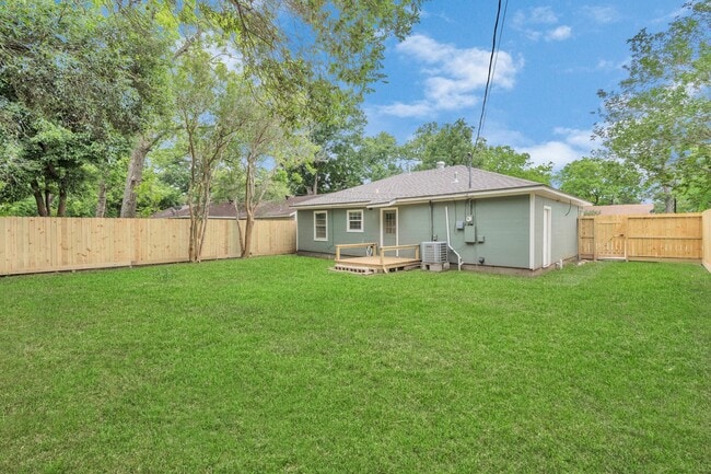 Building Photo - 1709 S Park