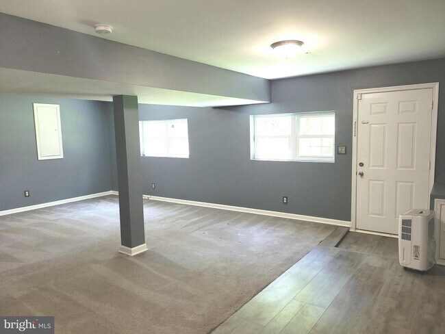 Building Photo - 1108 Swan Creek Rd
