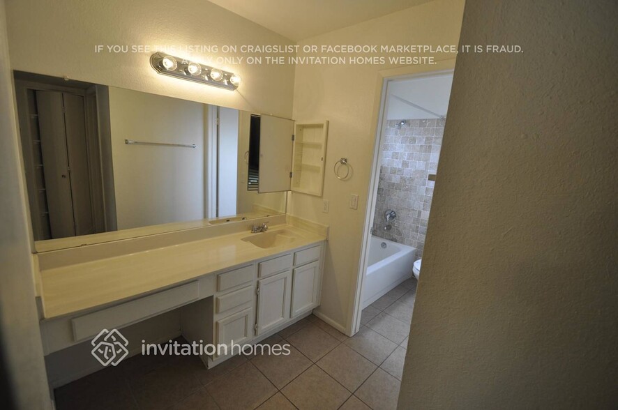 Building Photo - 4739 W Morrow Dr