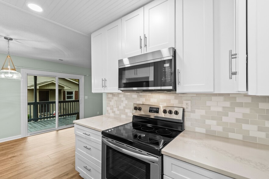 Building Photo - 311 S Willow Dr