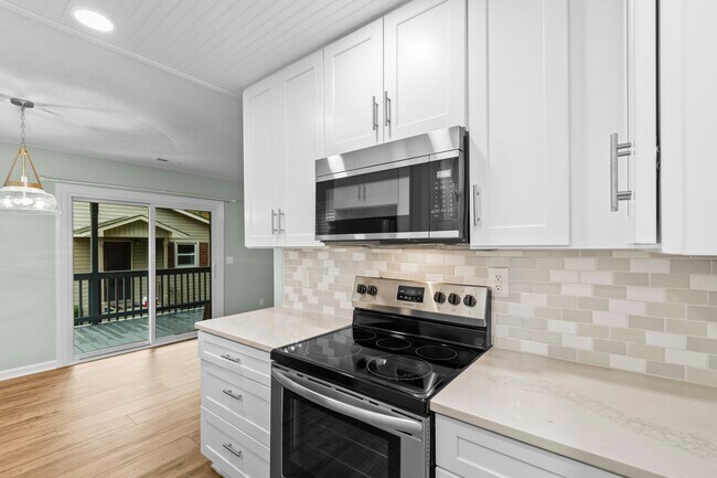 Building Photo - 311 S Willow Dr