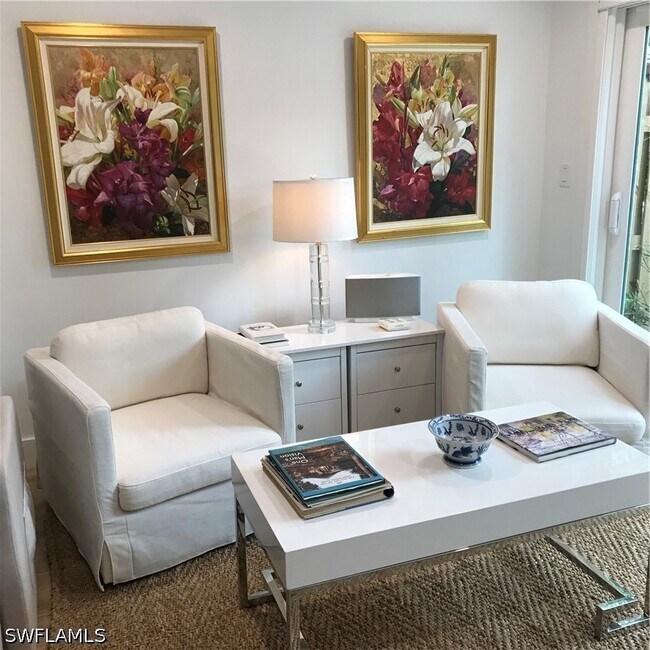 Building Photo - 302 2nd St S