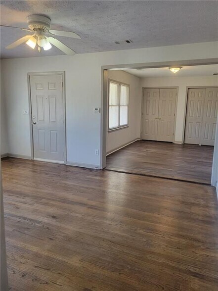 Building Photo - 1063 Pleasant Hill Rd