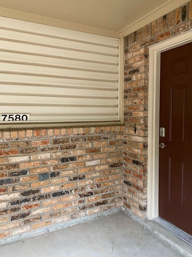 Building Photo - 7580 Kings Ridge Rd