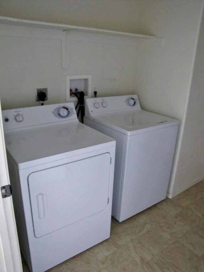 Building Photo - 2BR/2BA, 1024 sq.ft. condo in Sierra Vista, AZ