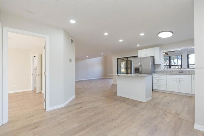 Building Photo - 6545 Brentwood Dr.