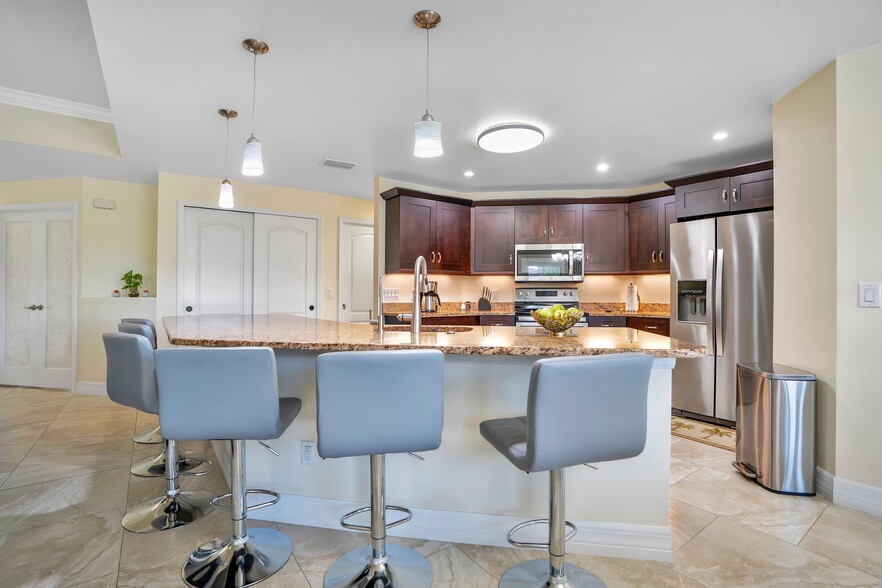 Building Photo - 1627 SW 14th St