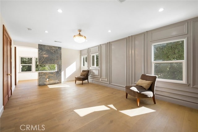 Building Photo - 2065 E Altadena Dr