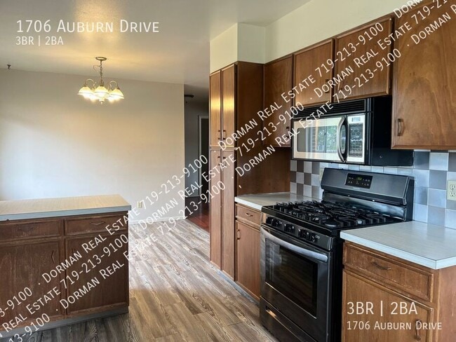 Building Photo - 1706 Auburn Dr