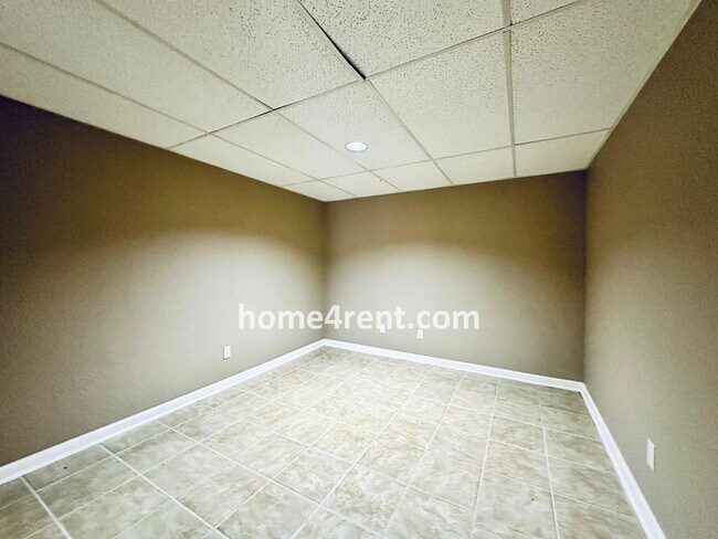 Building Photo - Beautifully Updated Home in Prime Overland...