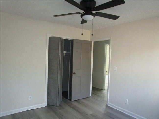 Building Photo - 3730 Newport Dr