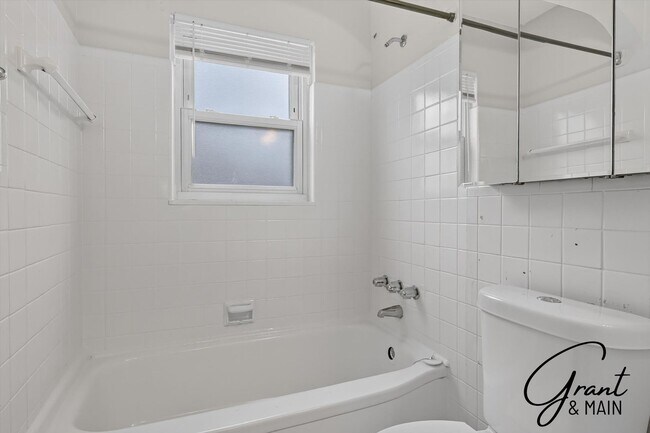 Building Photo - 7726 Beaverland St