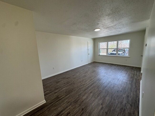 Building Photo - Towneview Estate