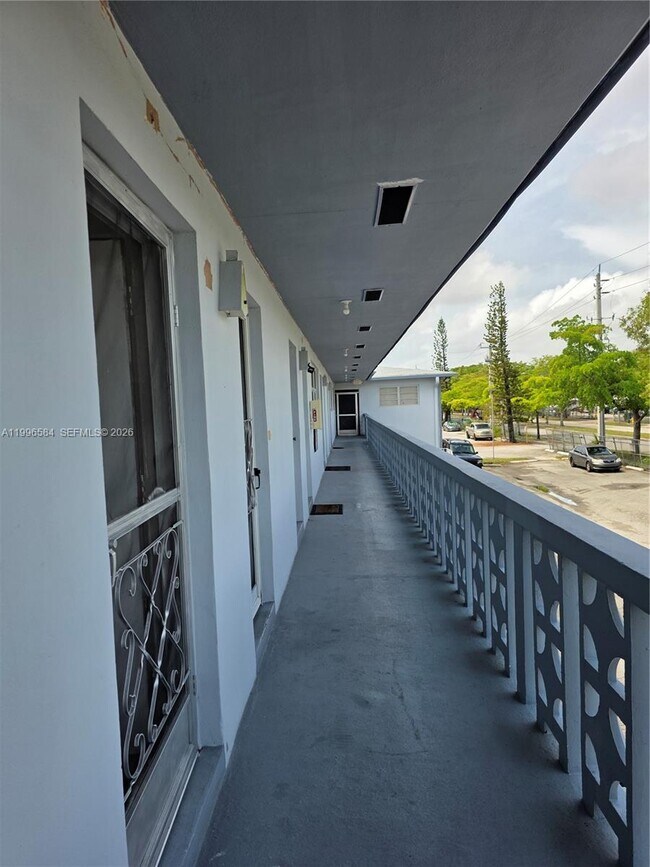 Building Photo - 300 NE 191st St