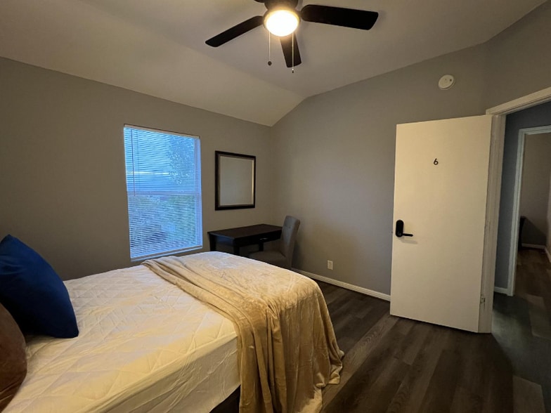 Building Photo - 4718 Dorchester Heights Ln