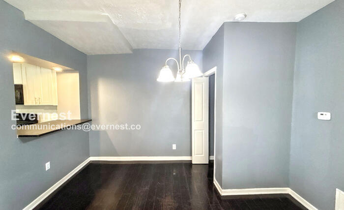 Building Photo - 39 S Yale Ave