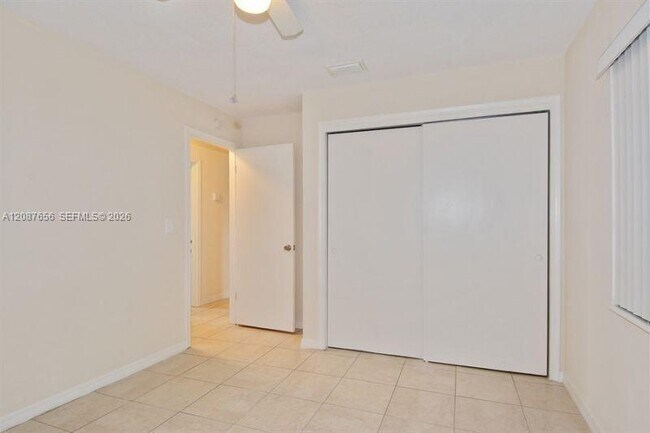 Building Photo - 4304 N Shore Dr