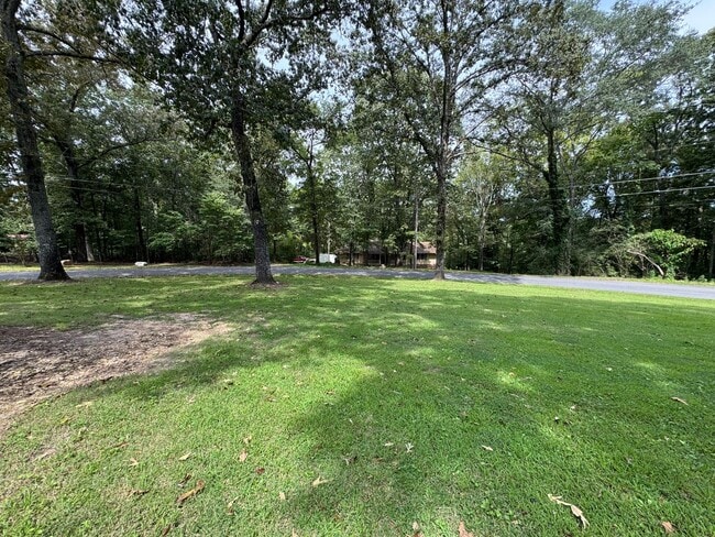 Building Photo - Large 3/2 House off Kingston Hwy- $2,195