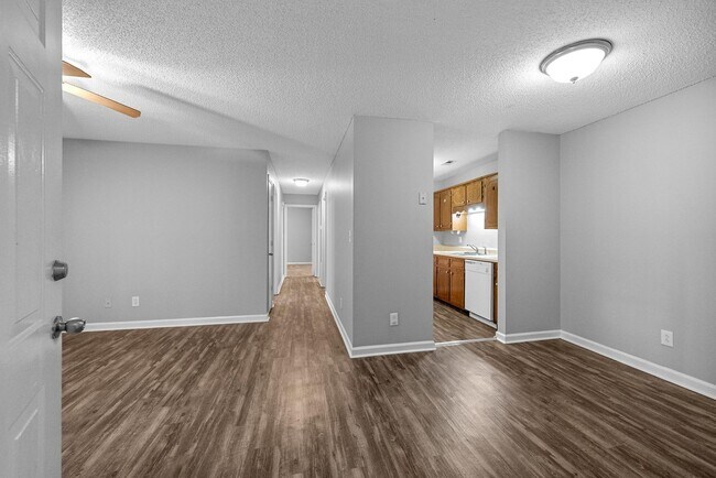 Building Photo - 1251 Parkway Pl