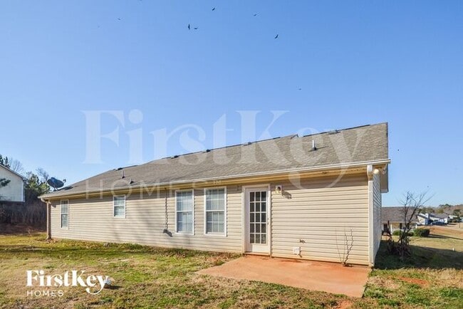 Building Photo - 240 Pebble Ridge Dr