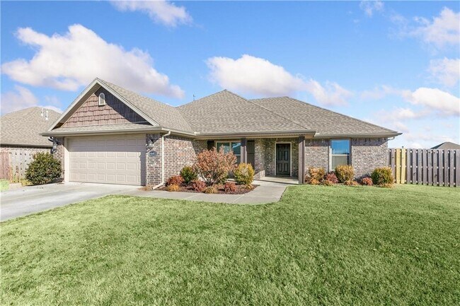 Building Photo - 4602 W Croft Dr