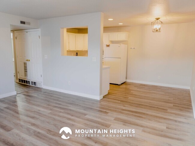 Building Photo - 26 W 7500 S