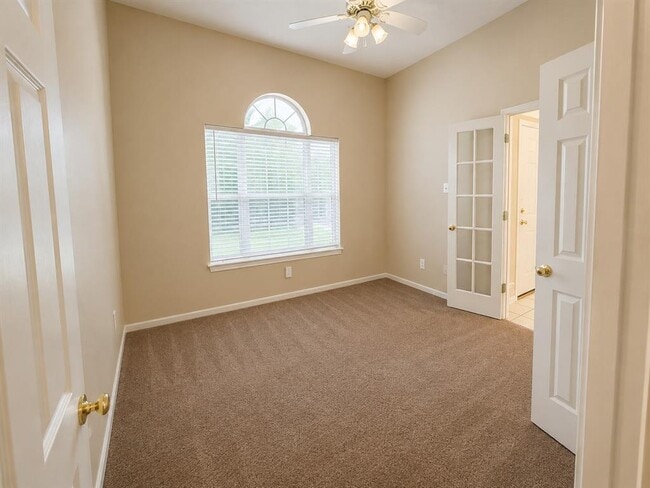 Building Photo - 126 Copperwood Loop