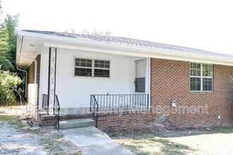 Building Photo - 183 Colony Cir