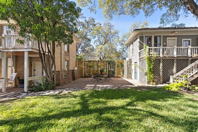 Building Photo - 201 Ramona St