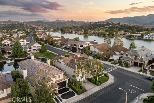 Building Photo - 2567 Oakshore Dr