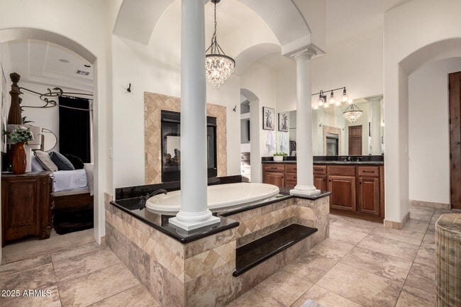 Building Photo - 2506 S 186th Dr