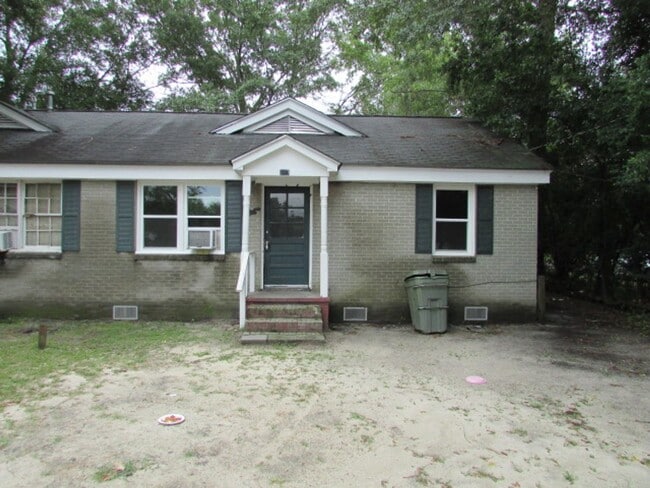 Primary Photo - Close to Downtown Sumter