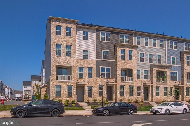 Building Photo - 24191 Pissarro Dr