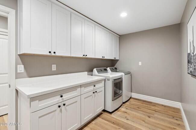 Building Photo - 5339 E Osborn Rd