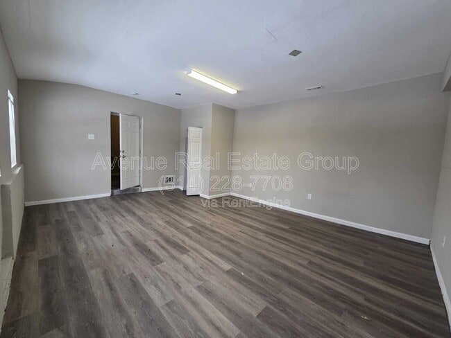 Building Photo - 1131 N Florissant Rd