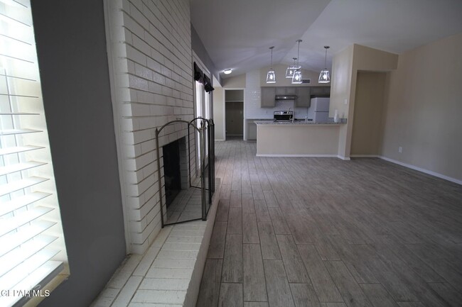 Building Photo - 351 Duanesburg St