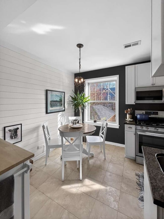 Building Photo - 7316 N Honore St