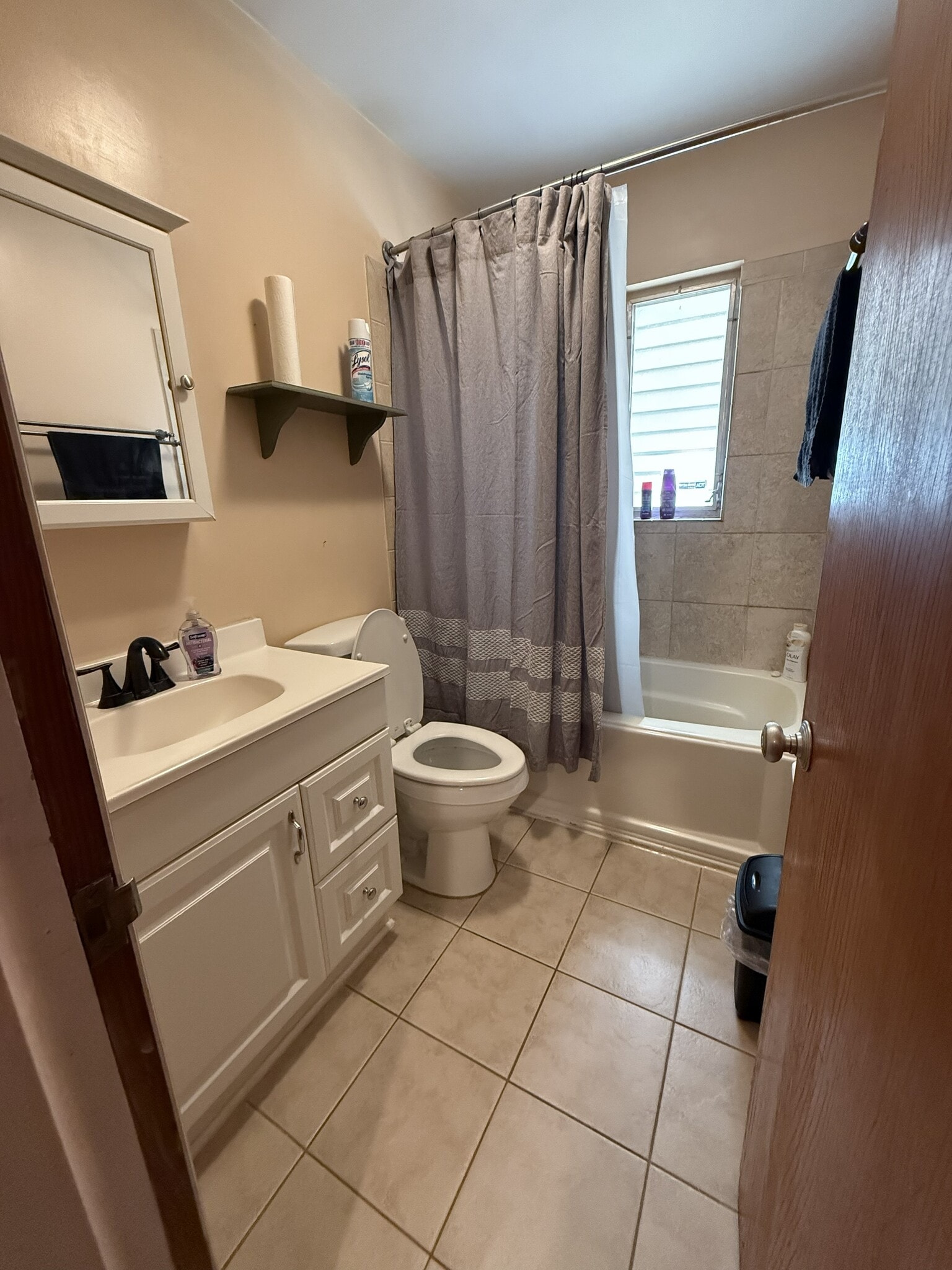 Hallway into Bathroom - 4128 12th Ave N