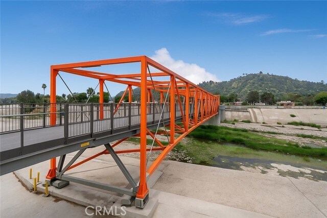 Building Photo - 2700 E Chaucer St