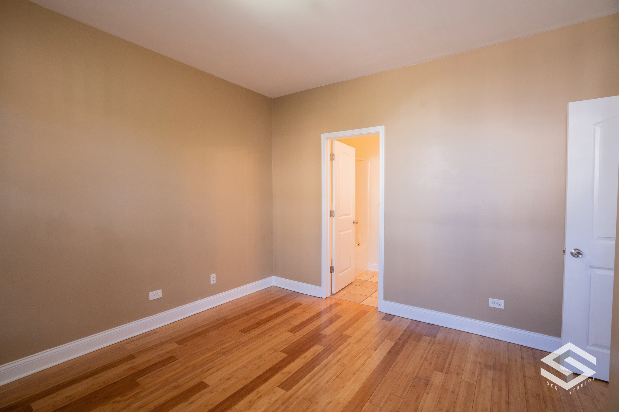 Building Photo - 1231 S Avers Ave