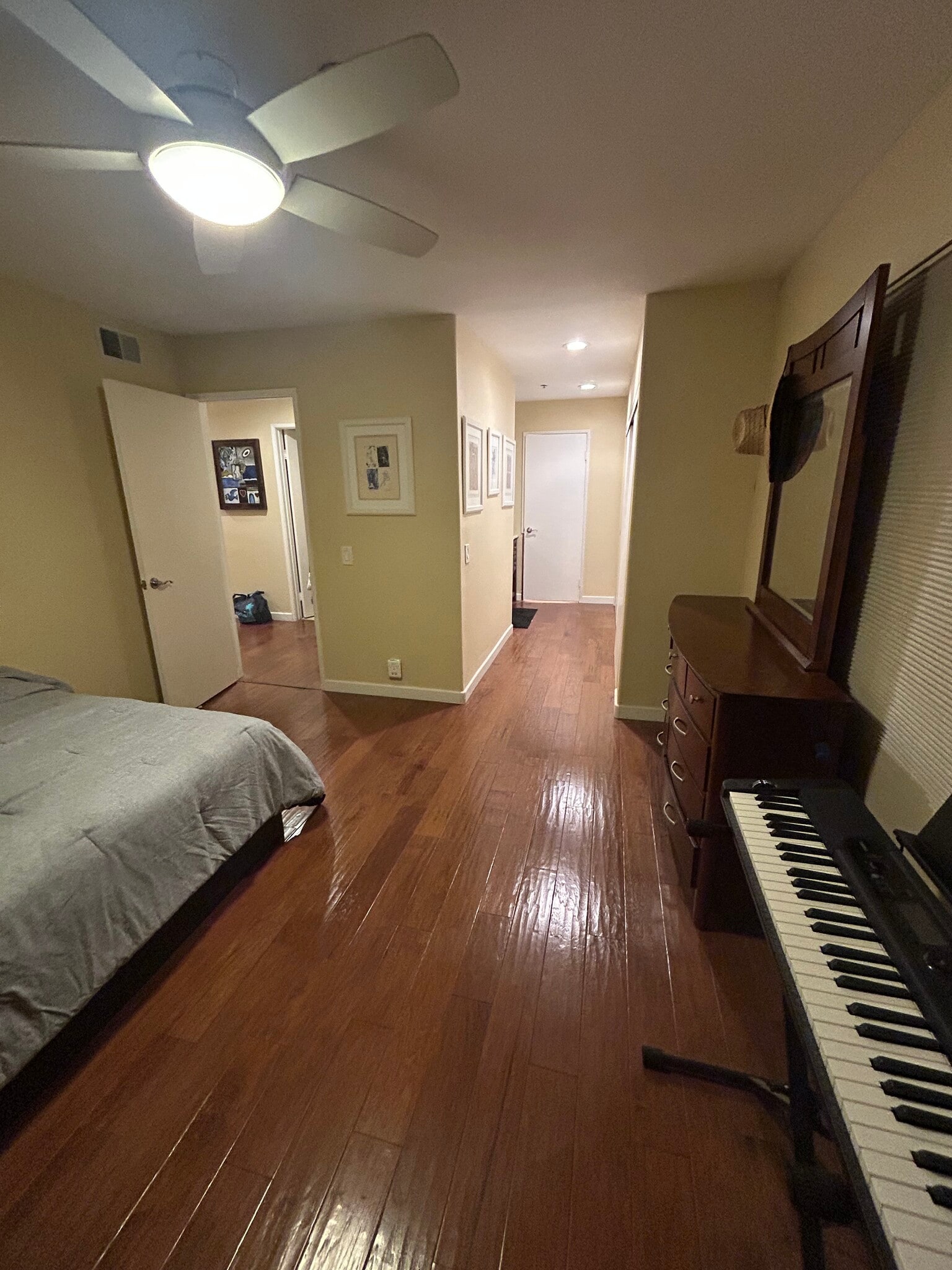 Building Photo - 5649 Lake Park Way