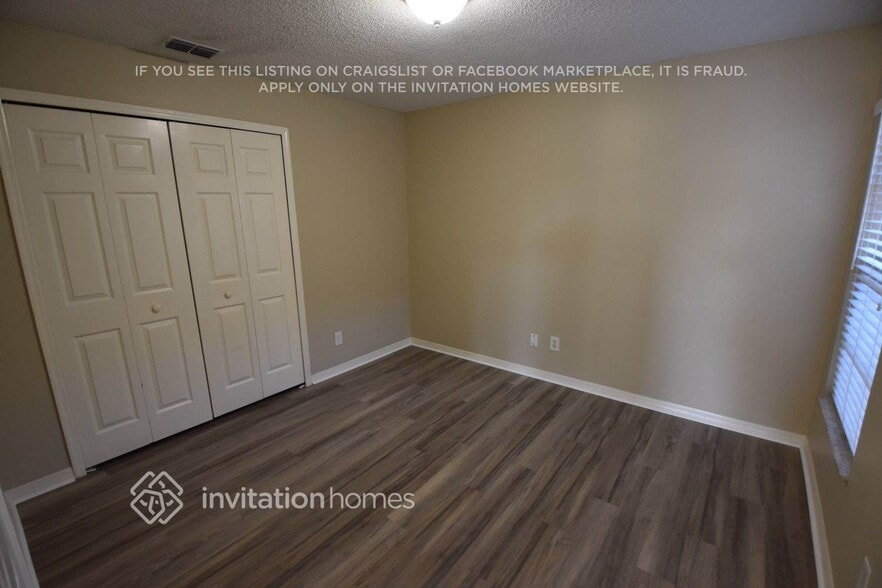 Building Photo - 4001 Saddlewood Dr