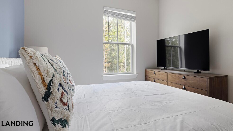 Building Photo - 1000 Forestview Dr