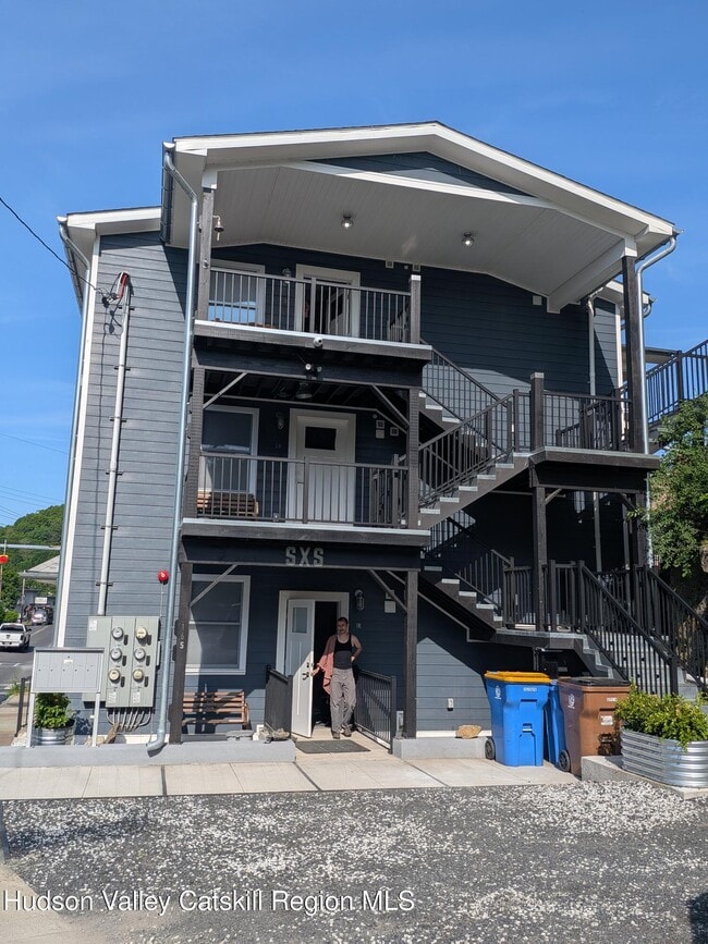 Building Photo - 165 Abeel St